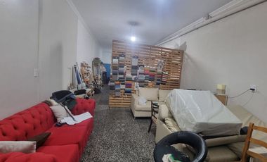 Venta Salón Comercial Amplio en Av. Gral Paz 6100