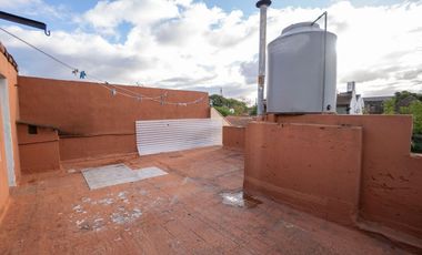 ALQUILER CASA DE 4 AMBIENTES CON JARDIN- LOMAS