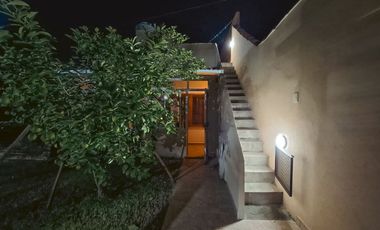 ALQUILER CASA DE 4 AMBIENTES CON JARDIN- LOMAS