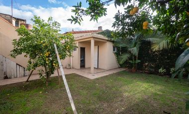 ALQUILER CASA DE 4 AMBIENTES CON JARDIN- LOMAS