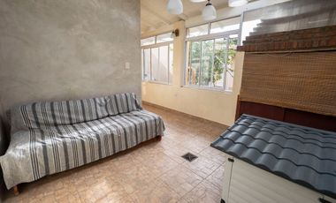 ALQUILER CASA DE 4 AMBIENTES CON JARDIN- LOMAS