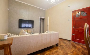 ALQUILER CASA DE 4 AMBIENTES CON JARDIN- LOMAS