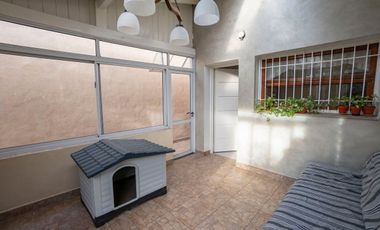ALQUILER CASA DE 4 AMBIENTES CON JARDIN- LOMAS