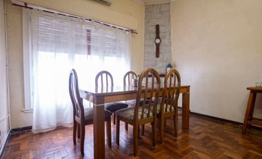 ALQUILER CASA DE 4 AMBIENTES CON JARDIN- LOMAS