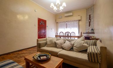 ALQUILER CASA DE 4 AMBIENTES CON JARDIN- LOMAS