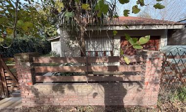 VENTA CASA 3 AMBIENTES JARDIN FRAY LUIS BELTRAN