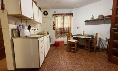 VENTA CASA 3 AMBIENTES JARDIN FRAY LUIS BELTRAN