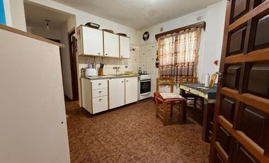 VENTA CASA 3 AMBIENTES JARDIN FRAY LUIS BELTRAN