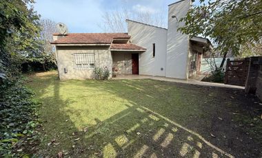 VENTA CASA 3 AMBIENTES JARDIN FRAY LUIS BELTRAN