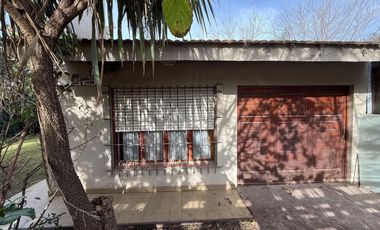 VENTA CASA 3 AMBIENTES JARDIN FRAY LUIS BELTRAN