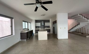 Casa sola en venta en Residencial Cumbres, Benito Juárez, Quintana Roo
