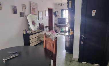 SE VENDE LOCAL Y CASA SOBRE AVDA. 520,