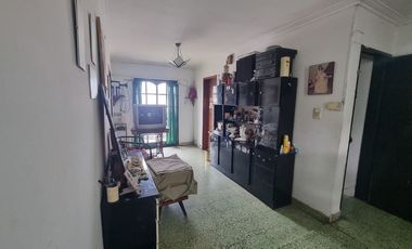 SE VENDE LOCAL Y CASA SOBRE AVDA. 520,