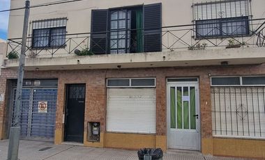 SE VENDE LOCAL Y CASA SOBRE AVDA. 520,