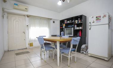 VENTA PH FRENTE PLANTA BAJA CON PATIO EN WILDE