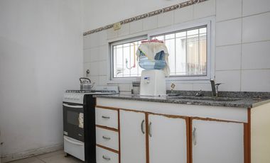 VENTA PH FRENTE PLANTA BAJA CON PATIO EN WILDE