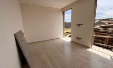 CASA EN VENTA EN LAGOS DE CANNING 4 AMBIENTES