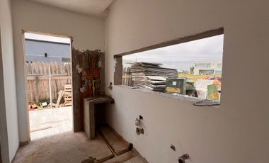 CASA EN VENTA EN LAGOS DE CANNING 4 AMBIENTES