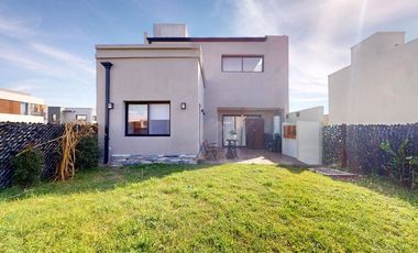 CASA VENTA BERAZATEGUI BARRIO CERRADO FEDERICO 1RO