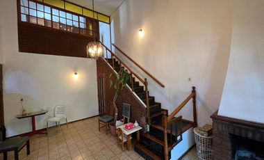Venta Casa 5 amb coch y parque en Wilde - APTO CRE