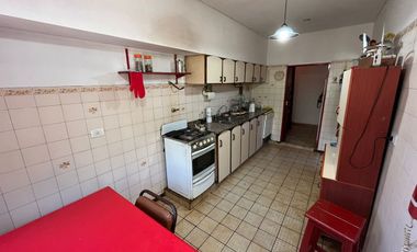 Venta Casa 5 amb coch y parque en Wilde - APTO CRE