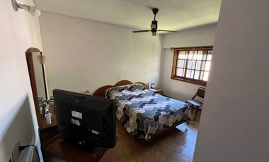 Venta Casa 5 amb coch y parque en Wilde - APTO CRE