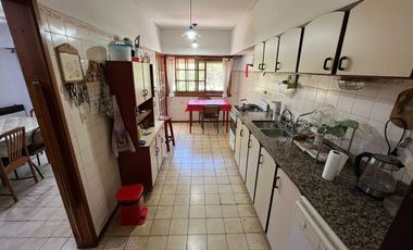 Venta Casa 5 amb coch y parque en Wilde - APTO CRE