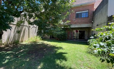 Venta Casa 5 amb coch y parque en Wilde - APTO CRE