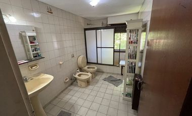 Venta Casa 5 amb coch y parque en Wilde - APTO CRE