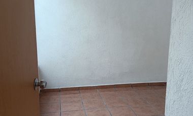 Casa Seminueva en BALVANERA