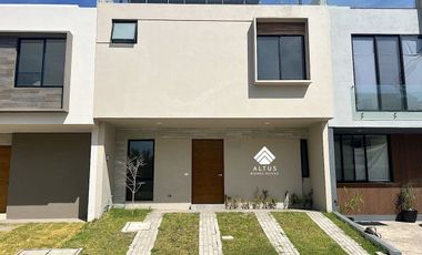 Casa en Venta en Valle Imperial Zapopan