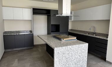 Casa en Venta en Valle Imperial Zapopan