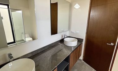 Casa en Venta en Valle Imperial Zapopan