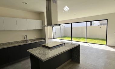 Casa en Venta en Valle Imperial Zapopan