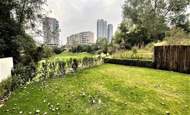 Casa en venta con colindancia al campo de golf en Bosque Real