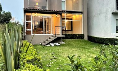 Casa en venta con colindancia al campo de golf en Bosque Real