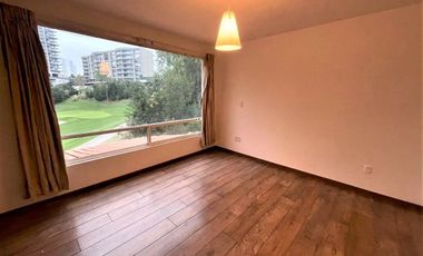 Casa en venta con colindancia al campo de golf en Bosque Real