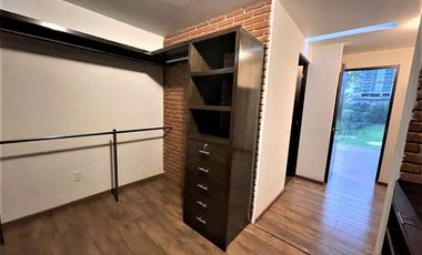 Casa en venta con colindancia al campo de golf en Bosque Real