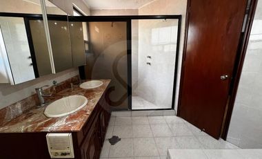 Casa en condominio en renta en Parques de la Herradura