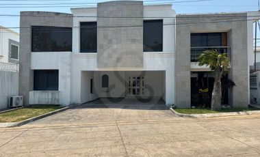 Privada Los Pinos, La Florida Casa en venta en Florida