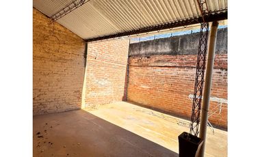 CASA DE 2 DORMITORIOS - B° 300 VIVIENDAS