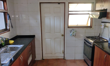 Vende casa en sector residencial de Concón