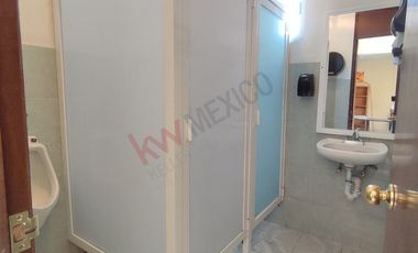 Espacio Comercial en Renta – 200 m² sobre Av. Pantitlán, Ciudad Nezahualcóyotl