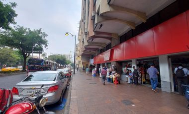 Venta de Local comercial y oficinas en centro de Guayaquil