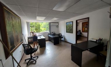Venta de Local comercial y oficinas en centro de Guayaquil
