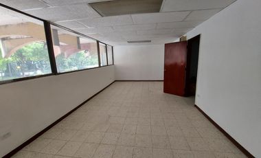 Venta de Local comercial y oficinas en centro de Guayaquil