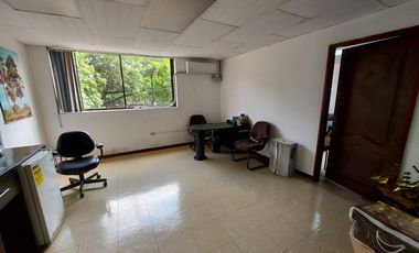 Venta de Local comercial y oficinas en centro de Guayaquil