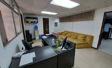 Venta de Local comercial y oficinas en centro de Guayaquil
