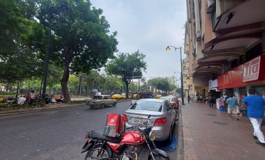 Venta de Local comercial y oficinas en centro de Guayaquil
