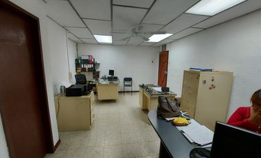 Venta de Local comercial y oficinas en centro de Guayaquil